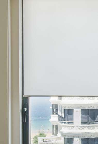 Ribbed Translucent Roller Blind White Decoration Detail