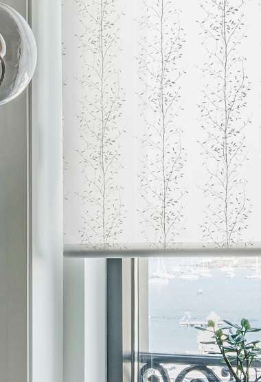 Ramas Screen Roller Blind White Decoration Detail
