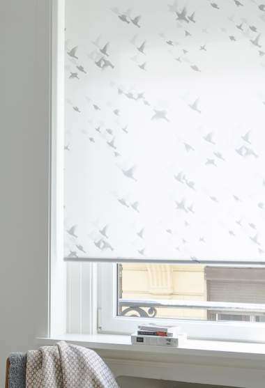 Aves de Paso Translucent Roller Blind Decoration Detail
