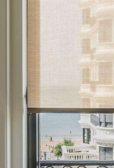 Piamonte Roller Screen Blind Brown Decoration Detail