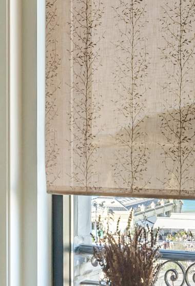 Estor enrollable Oasis Gris detalle ventana