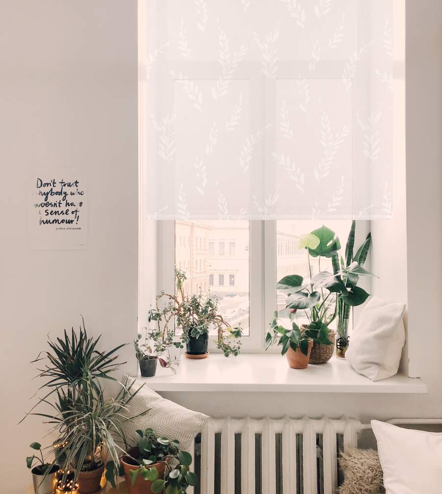 How to measure the window for installing a roller blind?